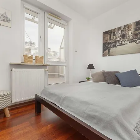 Comfortable With Parking Near Babice Airport By Renters 公寓 *