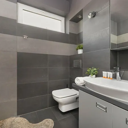 Comfortable With Parking Near Babice Airport By Renters 华沙