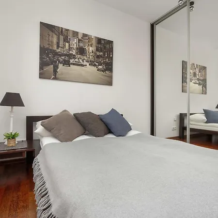 Comfortable With Parking Near Babice Airport By Renters * 华沙