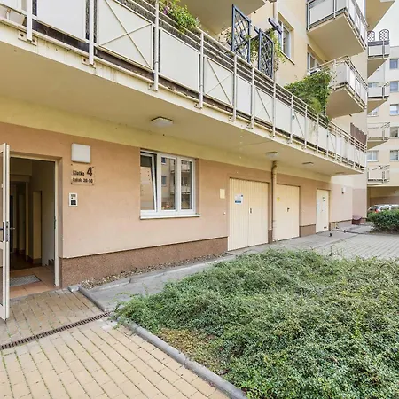 Comfortable With Parking Near Babice Airport By Renters * 华沙