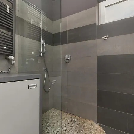 Apartment Comfortable With Parking Near Babice Airport By Renters Warsaw