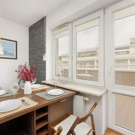 Comfortable With Parking Near Babice Airport By Renters