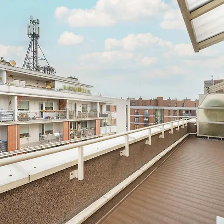 Comfortable With Parking Near Babice Airport By Renters Apartment *